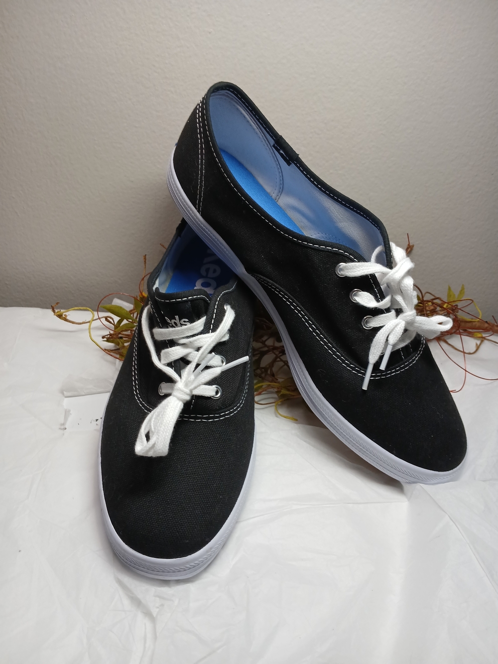 Keds Black Canvas Low-Top Sneakers White Laces Womens Sz 10W NWOT Never Worn